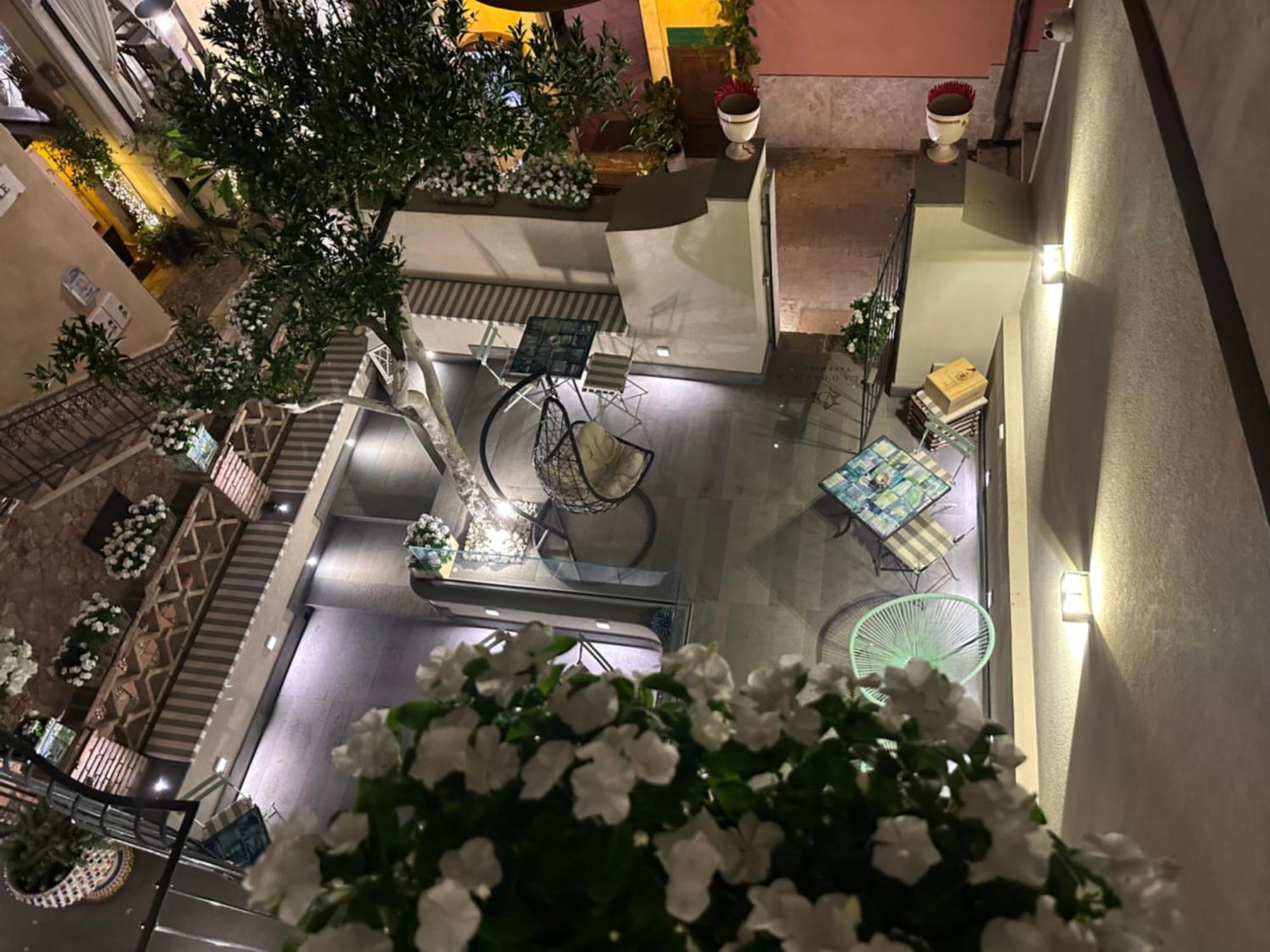 Villa D'Orville Luxury Suites Taormina Exterior photo