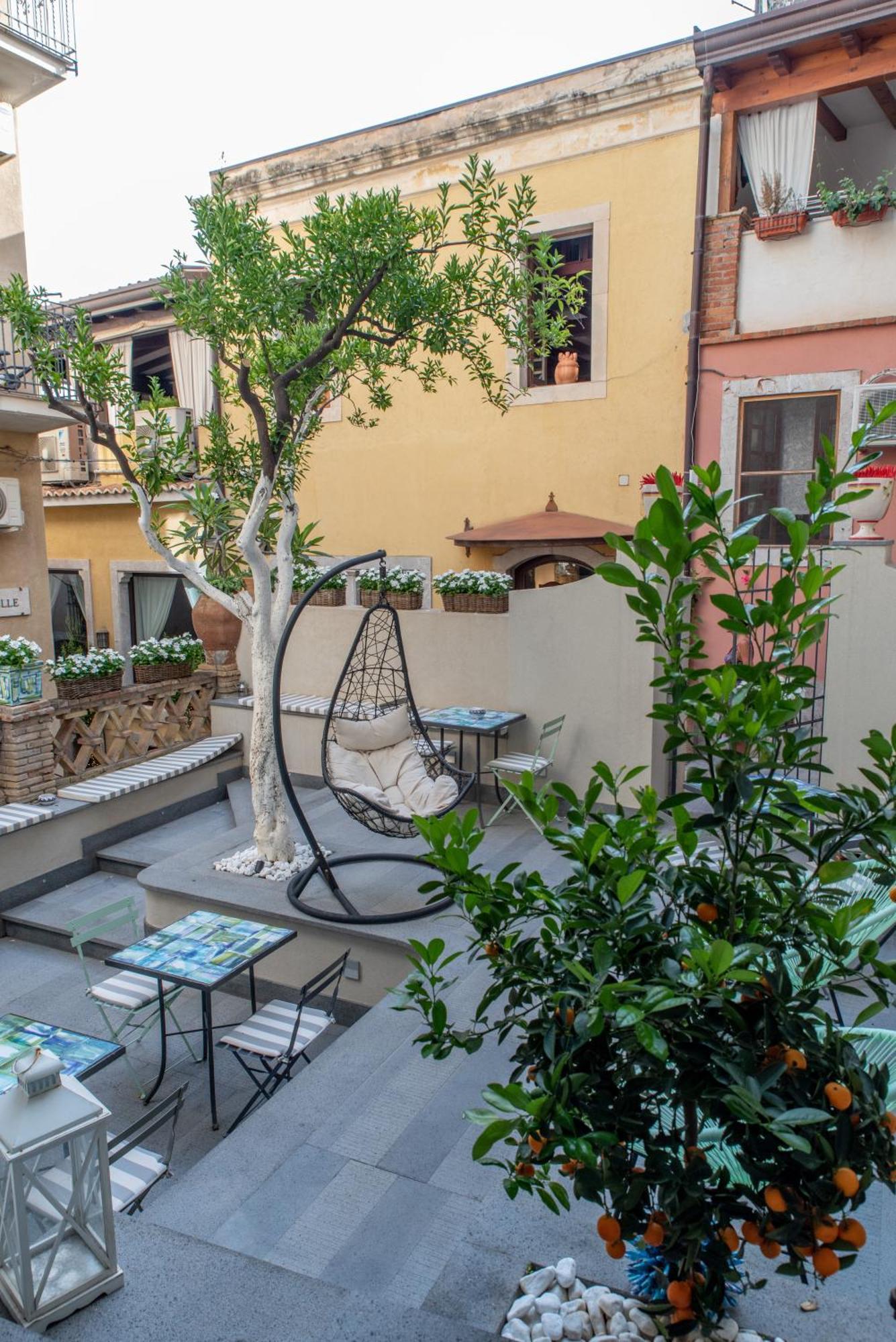 Villa D'Orville Luxury Suites Taormina Exterior photo