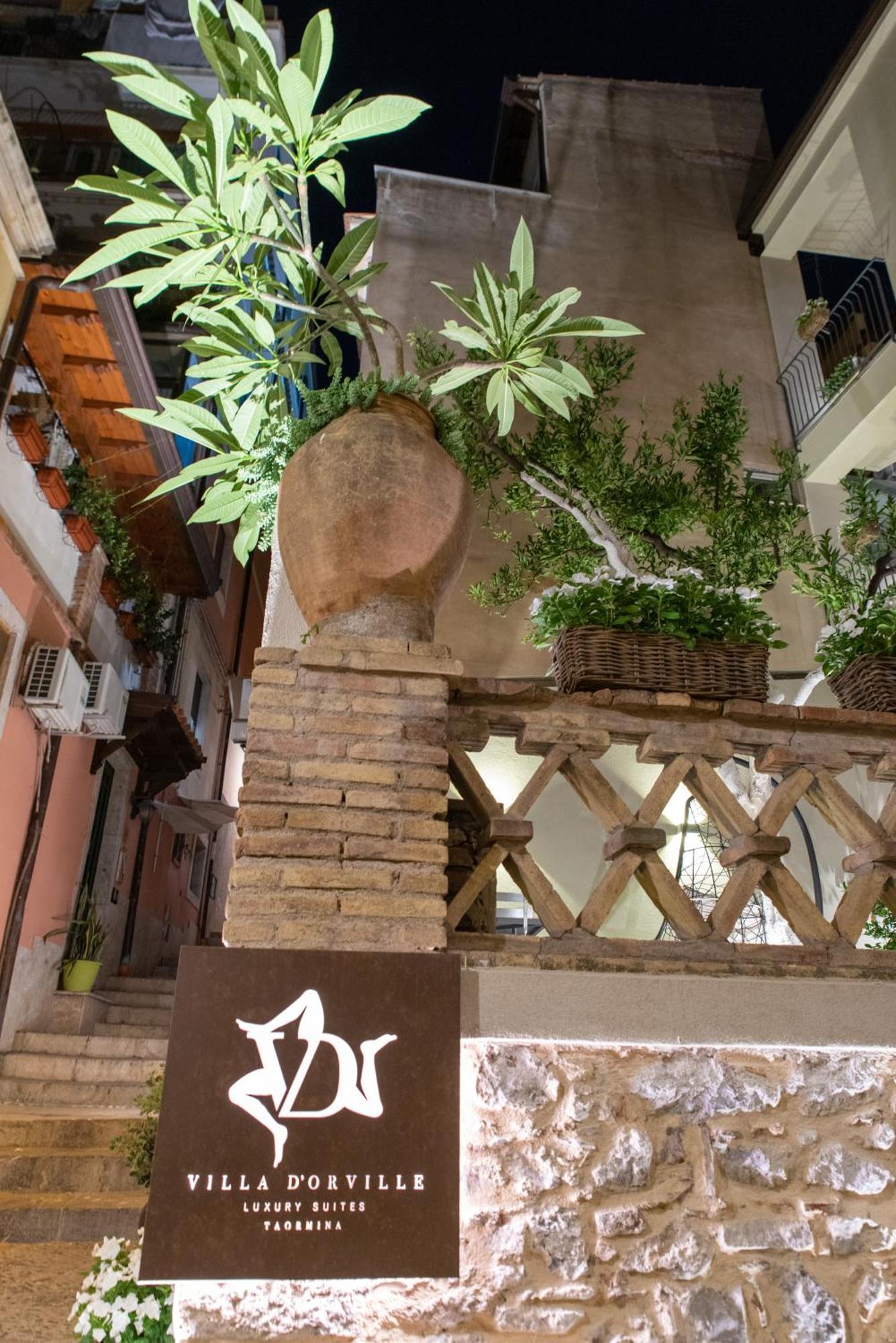 Villa D'Orville Luxury Suites Taormina Exterior photo