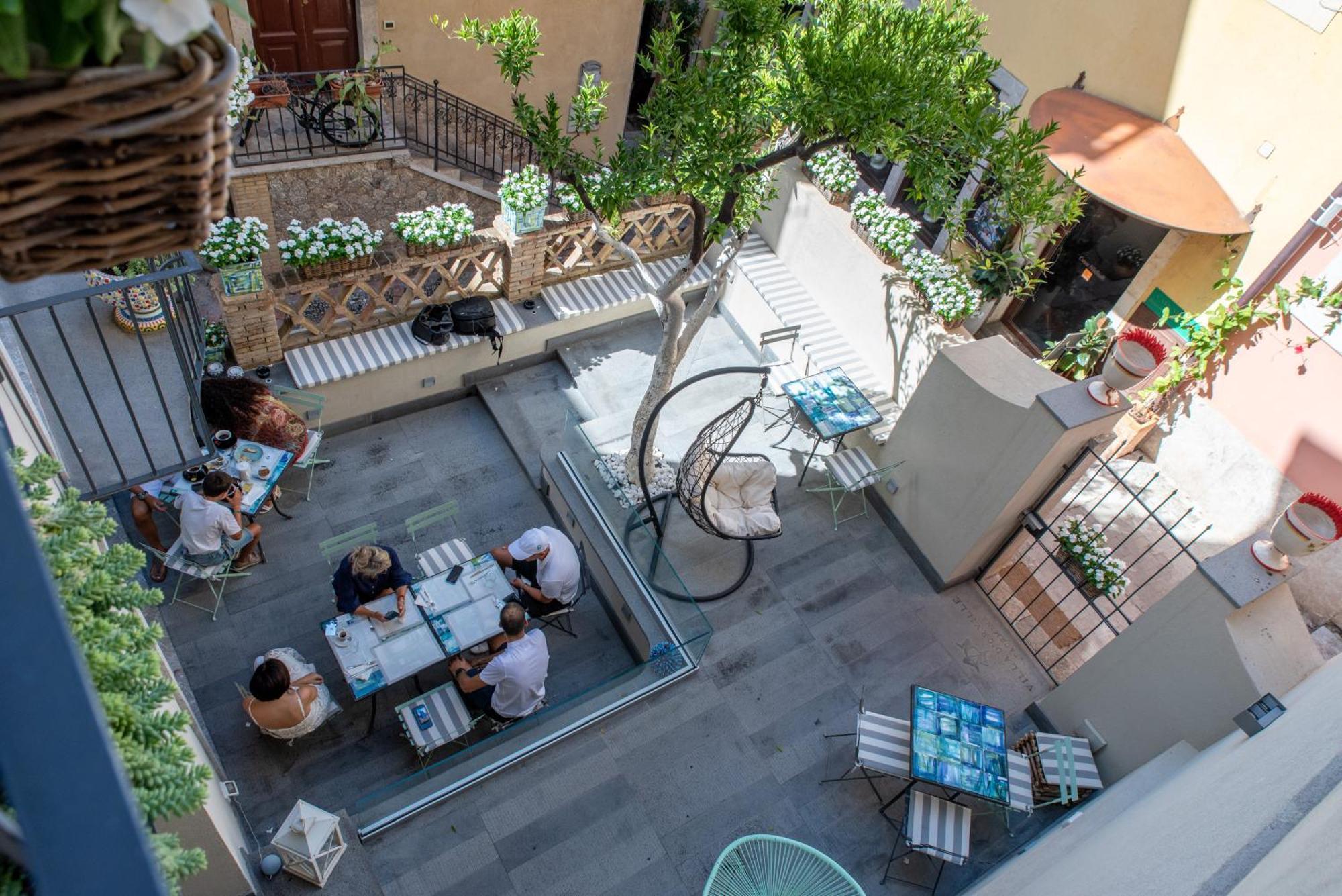 Villa D'Orville Luxury Suites Taormina Exterior photo