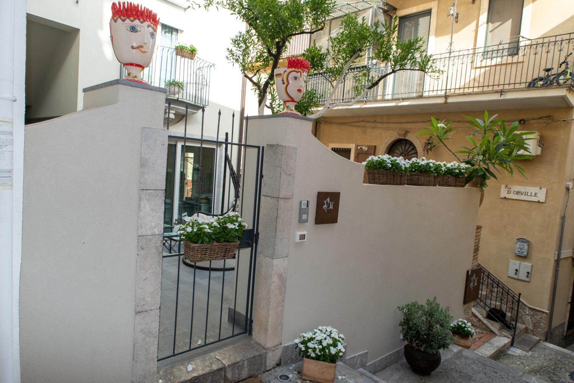 Villa D'Orville Luxury Suites Taormina Exterior photo