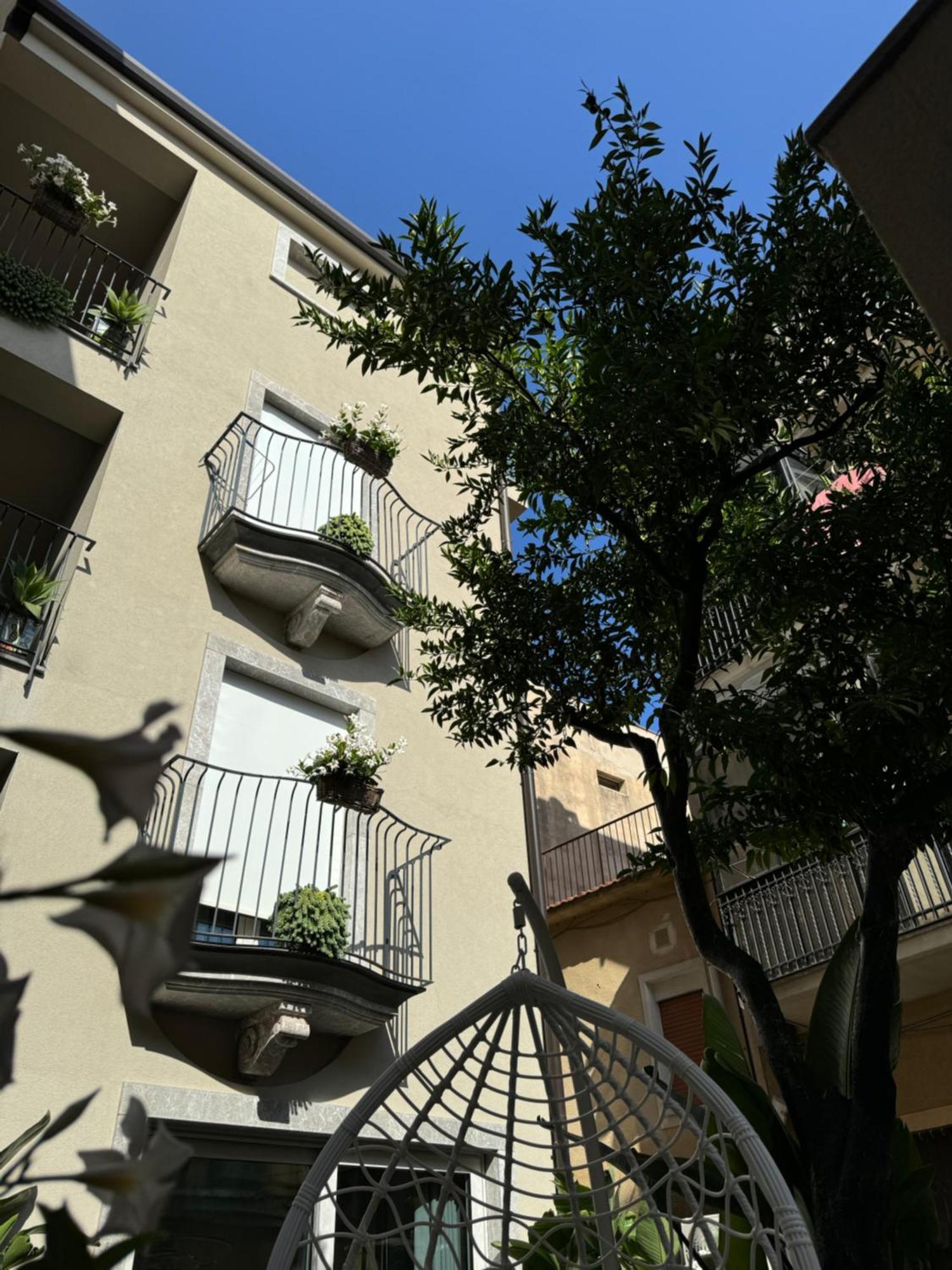 Villa D'Orville Luxury Suites Taormina Exterior photo